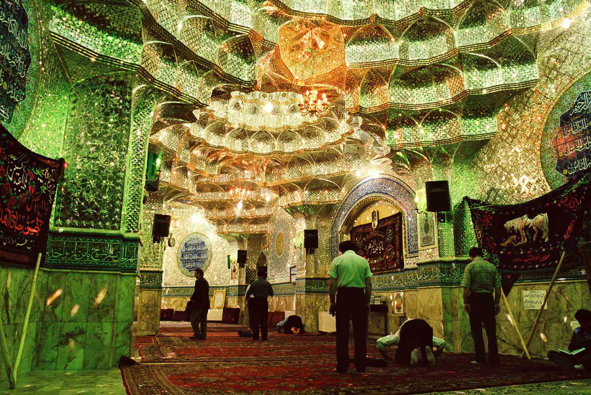 Mausoleo de Irán caminos
